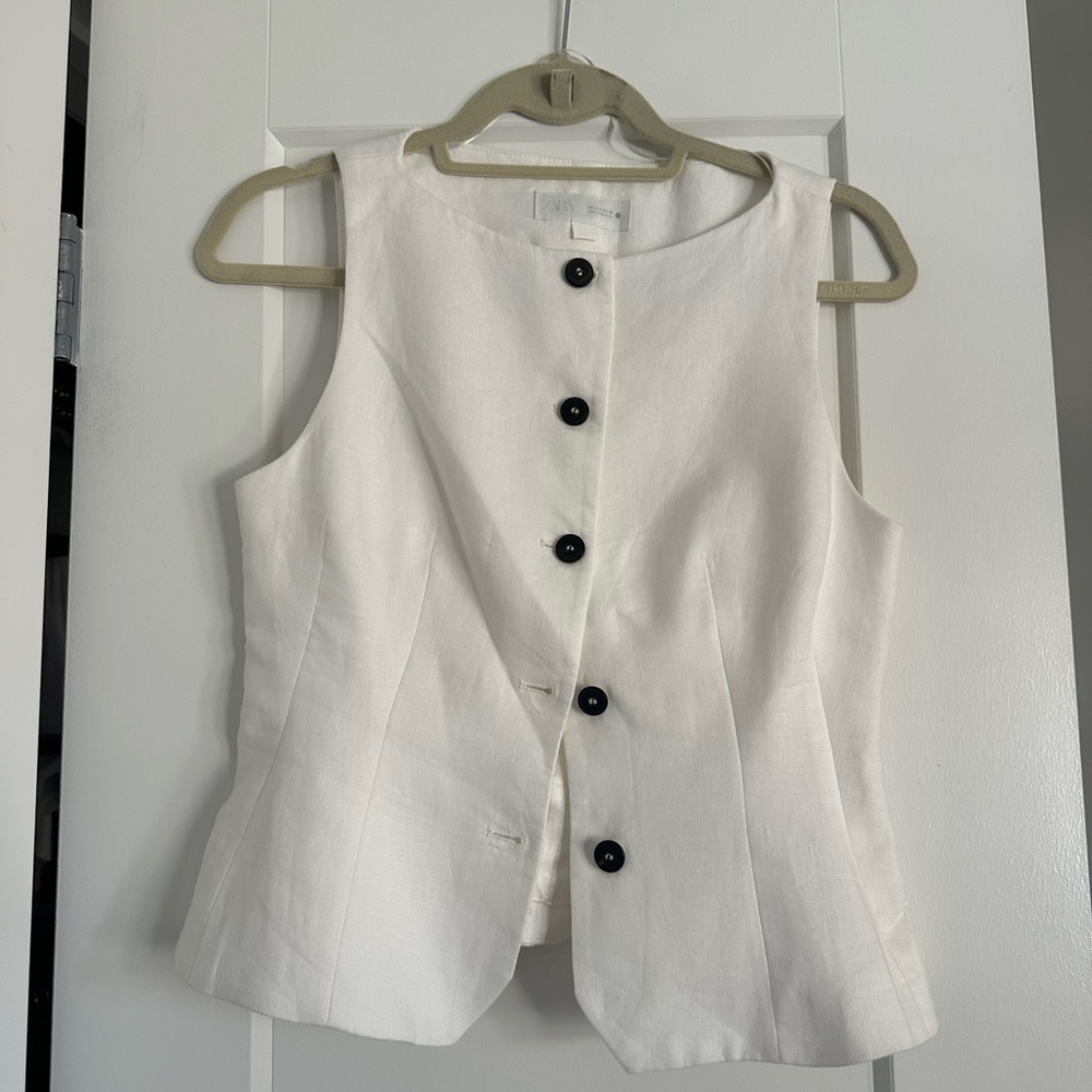 Zara White Button Down Sleeveless Top